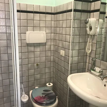 Otel Ad Centrum Di Fraccaroli Fabio Verona