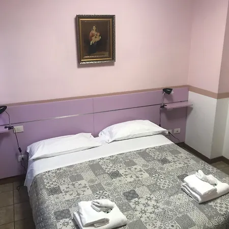 Ad Centrum Di Fraccaroli Fabio Otel Verona